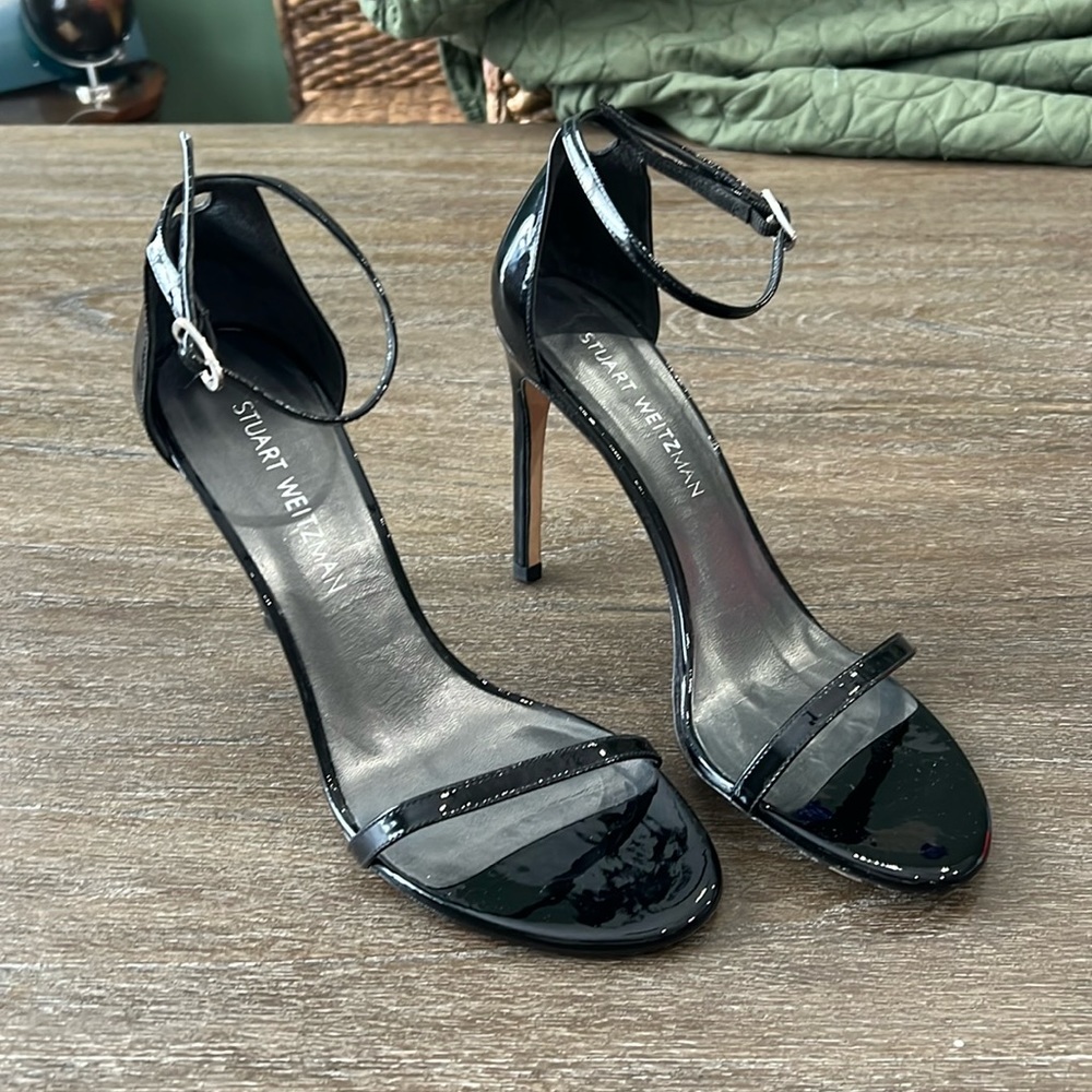 Stuart Weitzman Nudistcurve Ankle Strap Sandal in Patent Leather sz 9